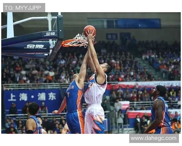 南京篮球队强势领跑城市联赛积分榜总分达到65分展现强大实力