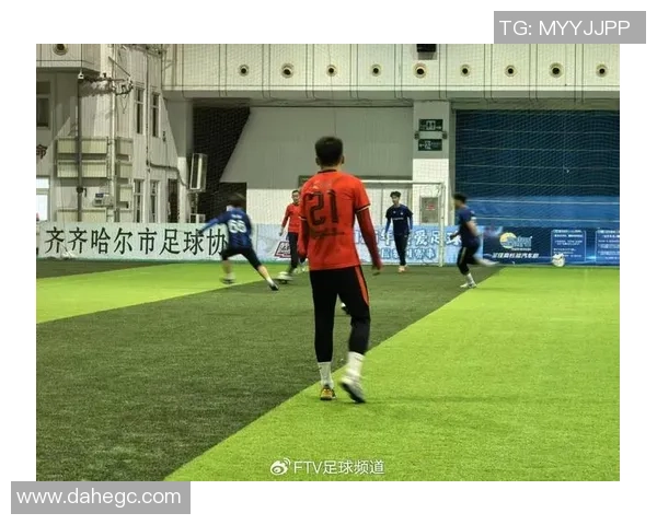 跑哥足球带你领略绿茵场上的激情与梦想，尽享足球魅力与团队精神的完美结合