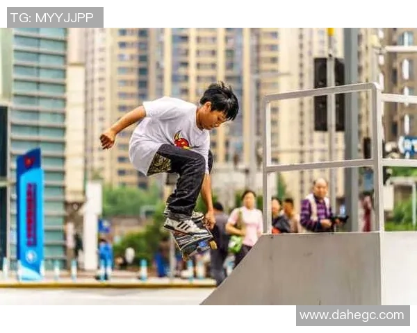 重庆飞盘队在滑板精英赛中的奋勇拼搏与突破之路揭秘