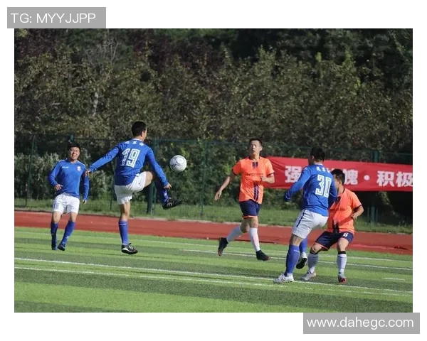 发烧足球：热爱与激情交织的绿茵场上追梦之旅