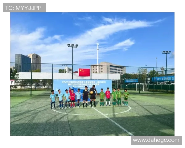 足球硬重的魅力与挑战探讨如何在比赛中发挥力量与技巧的完美结合